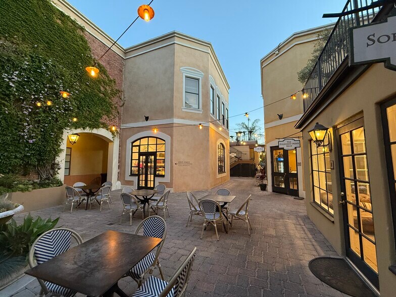 1221-1233 State St, Santa Barbara, CA à louer - Photo de l’immeuble – Image 3 sur 18