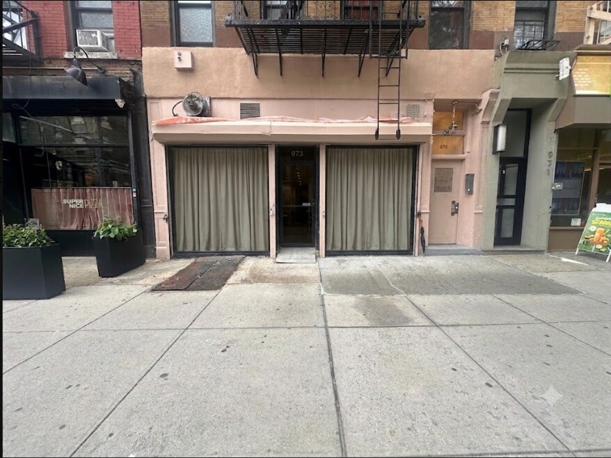 973 Amsterdam Ave, New York, NY à louer Photo de l’immeuble– Image 1 sur 6