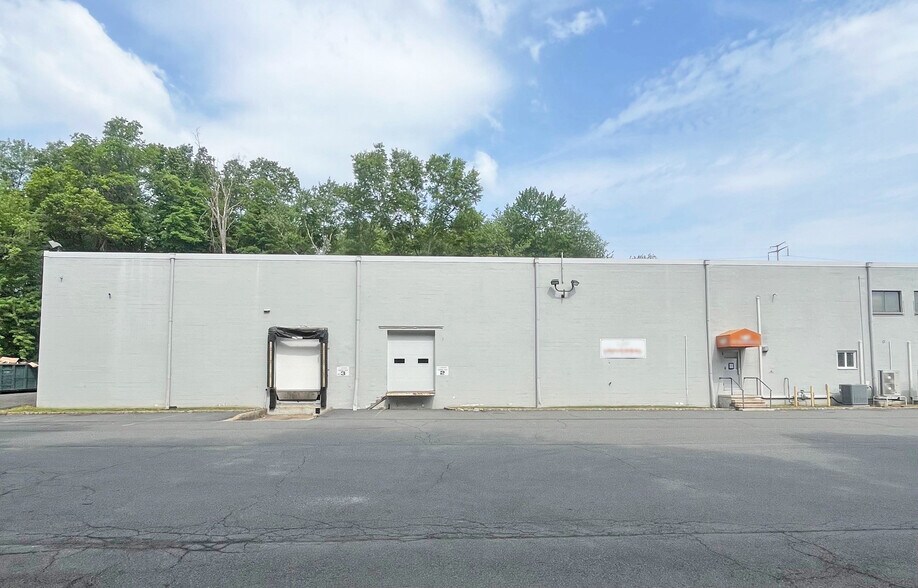 1 Jori Ln, Cedar Knolls, NJ à louer - Photo de l’immeuble – Image 2 sur 4