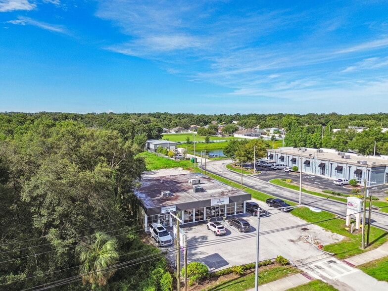 2617 E Brandon Blvd, Valrico, FL à vendre - Photo de l’immeuble – Image 3 sur 7