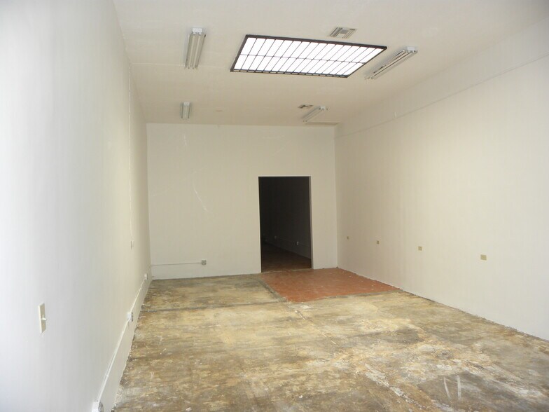 6110 W Pico Blvd, Los Angeles, CA à louer - Photo de l’immeuble – Image 3 sur 8