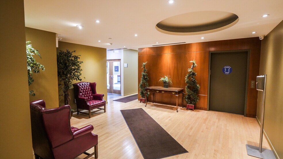 465 Morden Rd, Oakville, ON à louer - Hall d’entrée – Image 3 sur 16