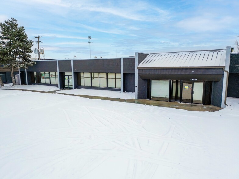 29330-29350 Stephenson Hwy, Madison Heights, MI à louer - Photo de l’immeuble – Image 2 sur 14