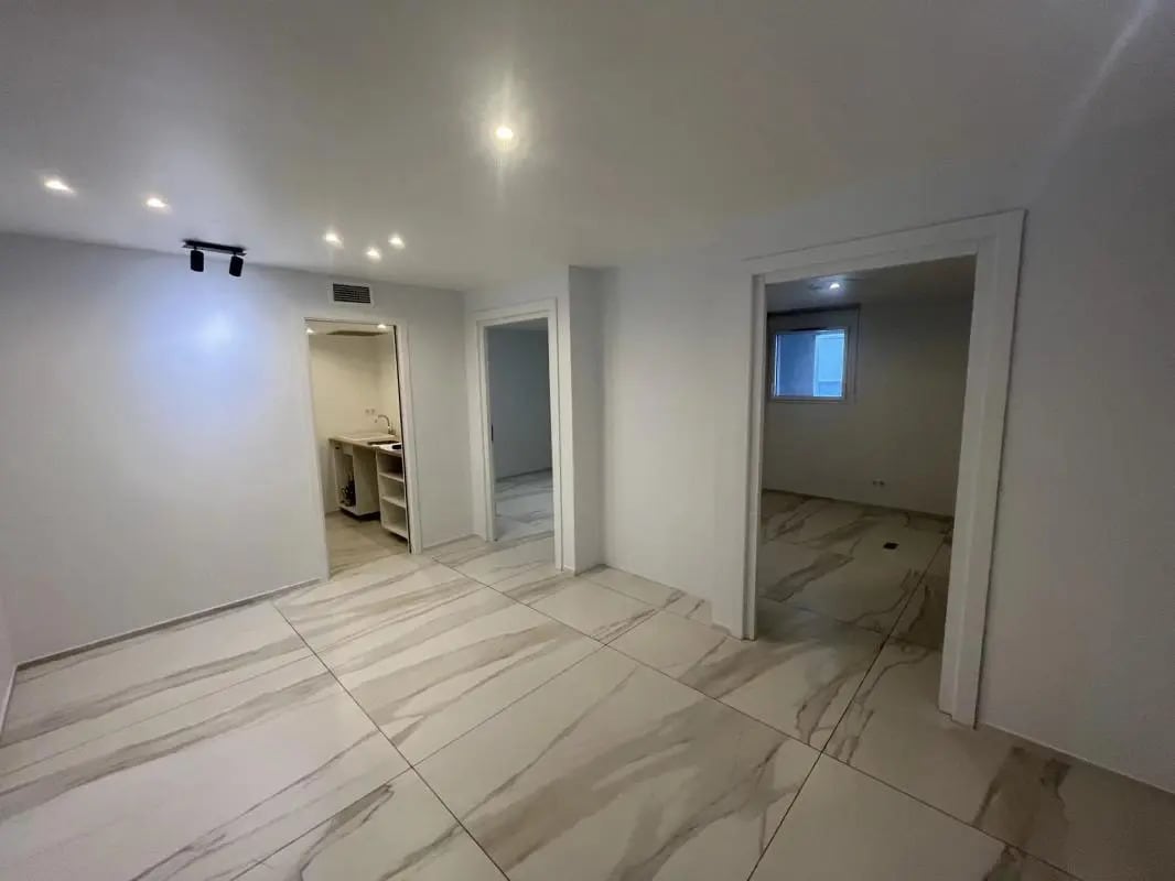 Bureau dans Antibes à louer Photo intérieure– Image 1 sur 7