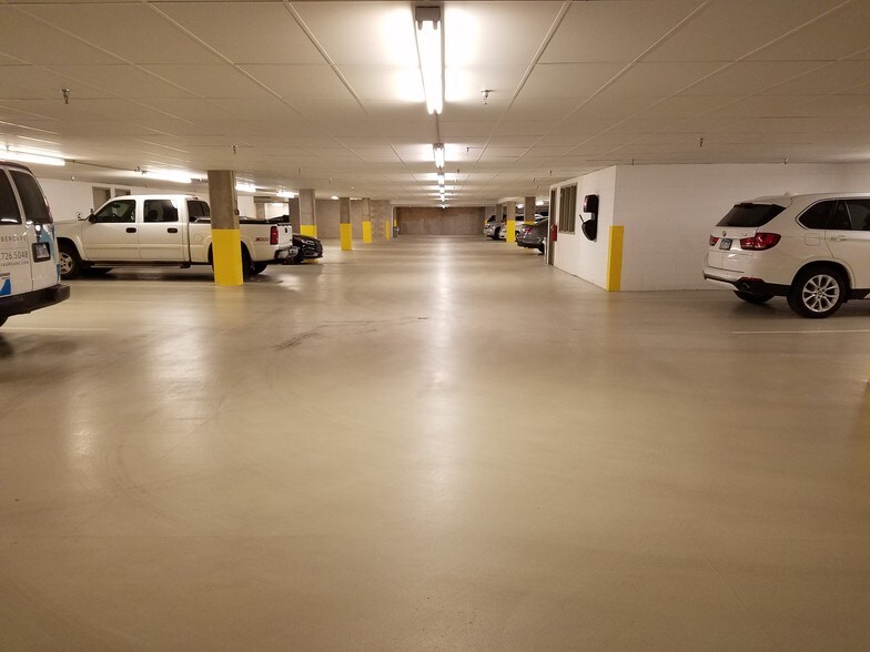 1907 E Wayzata Blvd, Wayzata, MN à louer - Photo intérieure – Image 3 sur 6