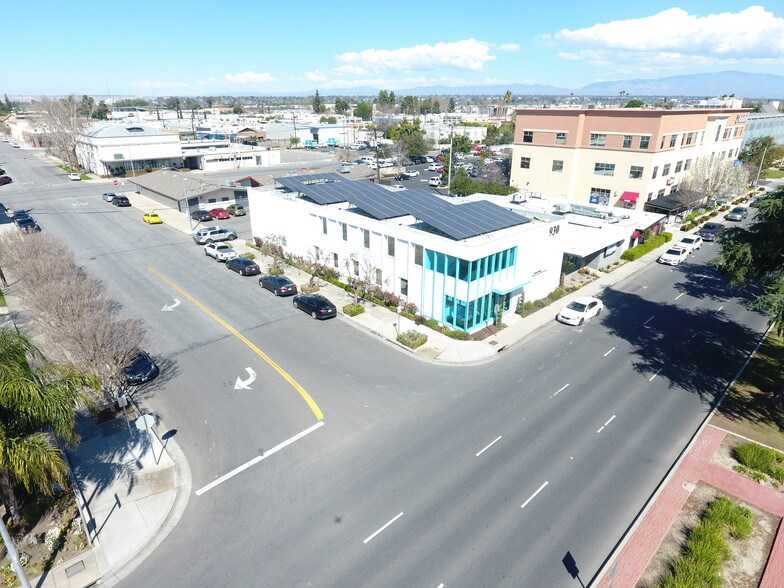 930 Truxtun Ave, Bakersfield, CA à louer - Photo de l’immeuble – Image 3 sur 13