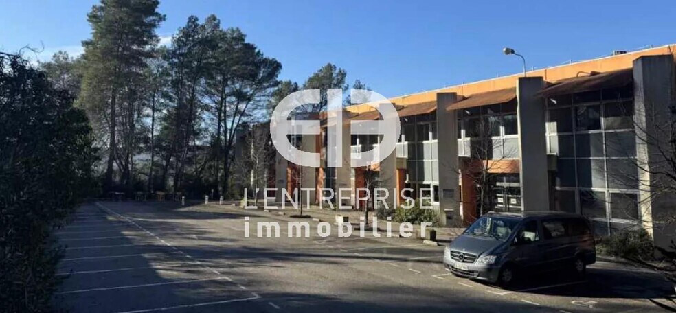Industriel/Logistique dans Valbonne à louer - Photo de l’immeuble – Image 1 sur 4
