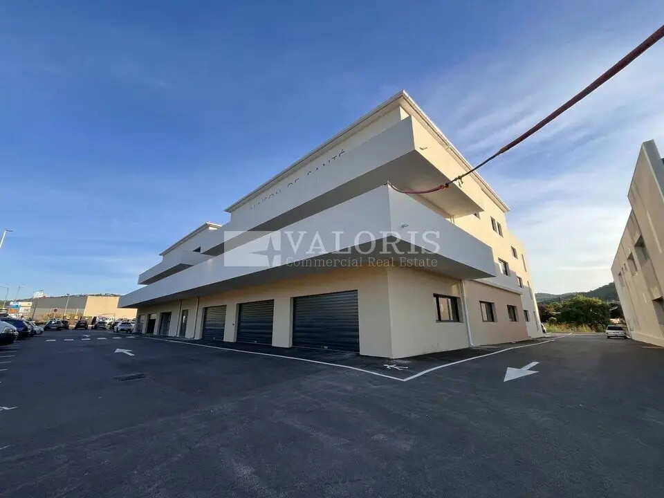 220 Avenue Des Marronniers, La Destrousse à louer Photo de l’immeuble– Image 1 sur 12