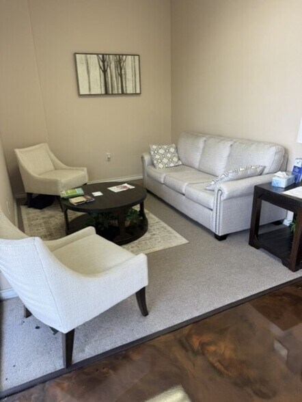 2915 S Sam Houston Pky E, Houston, TX à louer - Photo de l’immeuble – Image 3 sur 27
