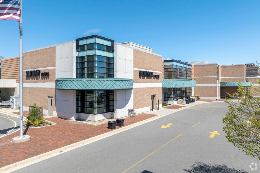 1127-1163 Church St, Northbrook, IL à louer - Photo de l’immeuble – Image 1 sur 24