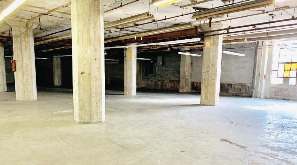 5620-5706 First Ave, Brooklyn, NY à louer - Photo intérieure – Image 3 sur 10