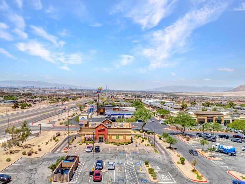 150 N Boulder Hwy, Henderson, NV à louer - Photo de l’immeuble – Image 3 sur 7