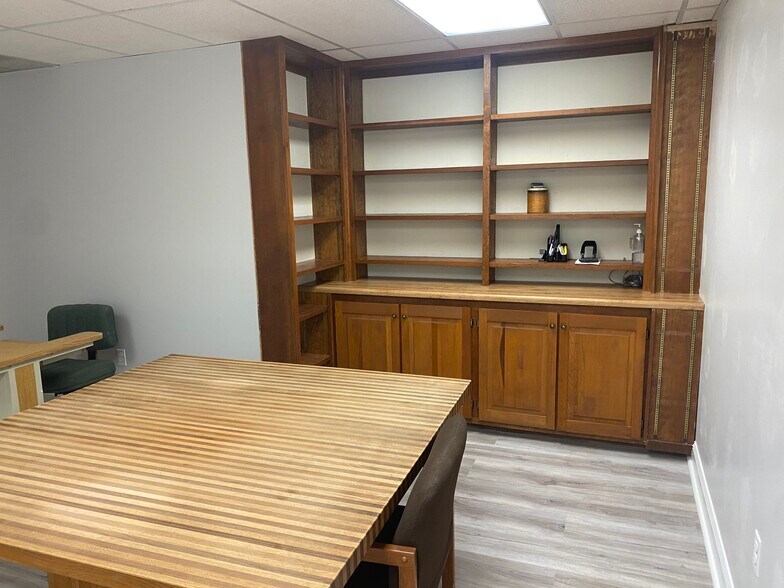 795 Parkway Ave, Ewing, NJ à louer - Photo de l’immeuble – Image 3 sur 32