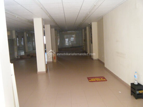 Local commercial dans Cáceres, Cáceres à louer - Photo de l’immeuble – Image 3 sur 19