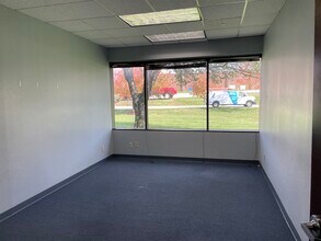 11492 Bluegrass Pky, Louisville, KY à louer Photo intérieure– Image 2 sur 5