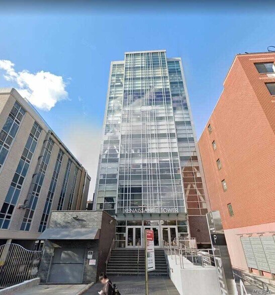 136-33 37th Ave, Flushing, NY à vendre - Photo de l’immeuble – Image 2 sur 43