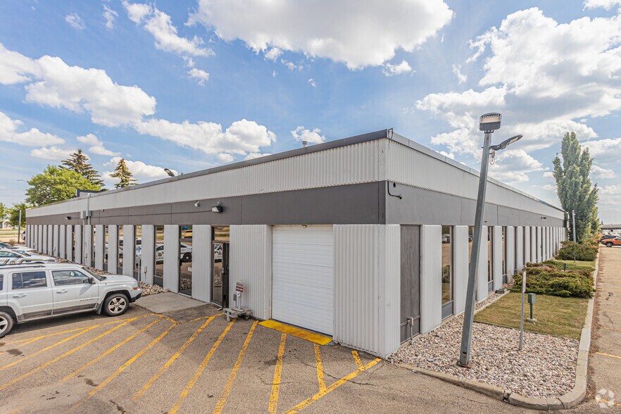 13140 St Albert Trl NW, Edmonton, AB à louer - Photo de l’immeuble – Image 2 sur 5