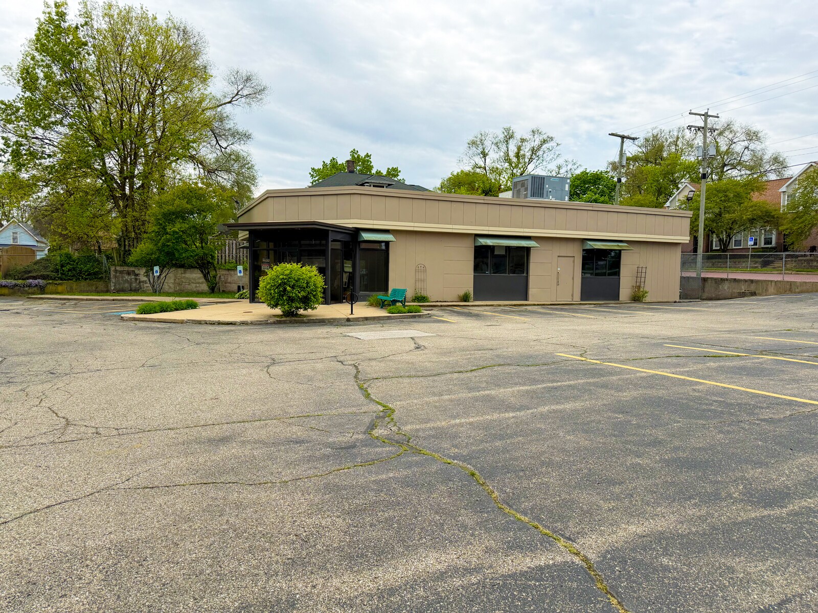 602 Lincolnway E, South Bend, IN à vendre Photo principale– Image 1 sur 15