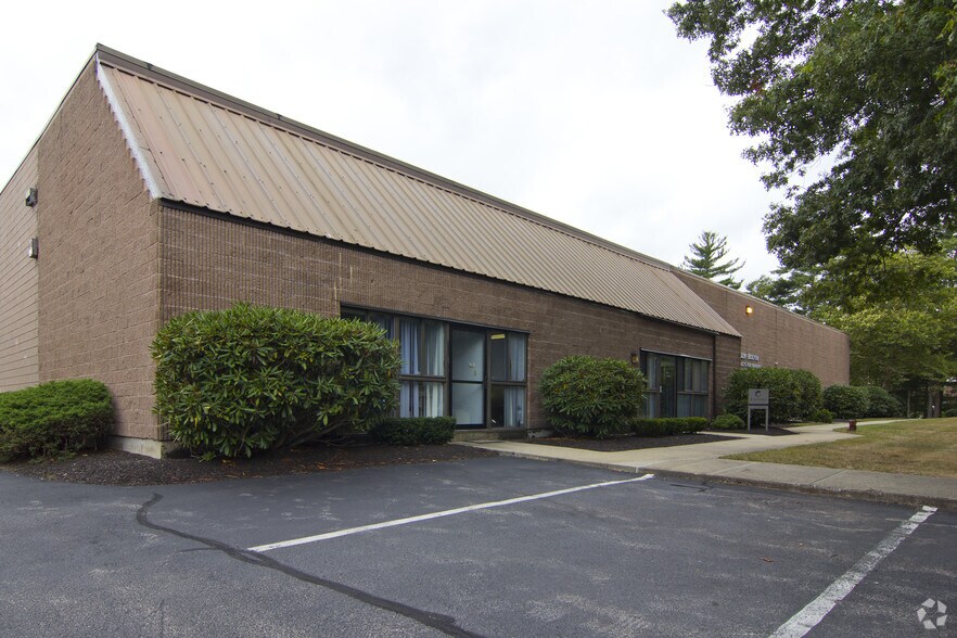 106 Longwater Dr, Norwell, MA à louer - Photo de l’immeuble – Image 2 sur 7