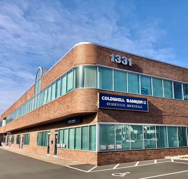 1331 silas deane Hwy, Wethersfield, CT à louer - Photo principale – Image 1 sur 4