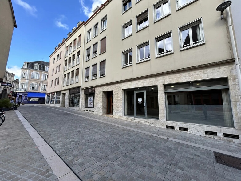 7 Rue De La Poissonnerie, Chartres à louer - Photo de l’immeuble – Image 1 sur 5