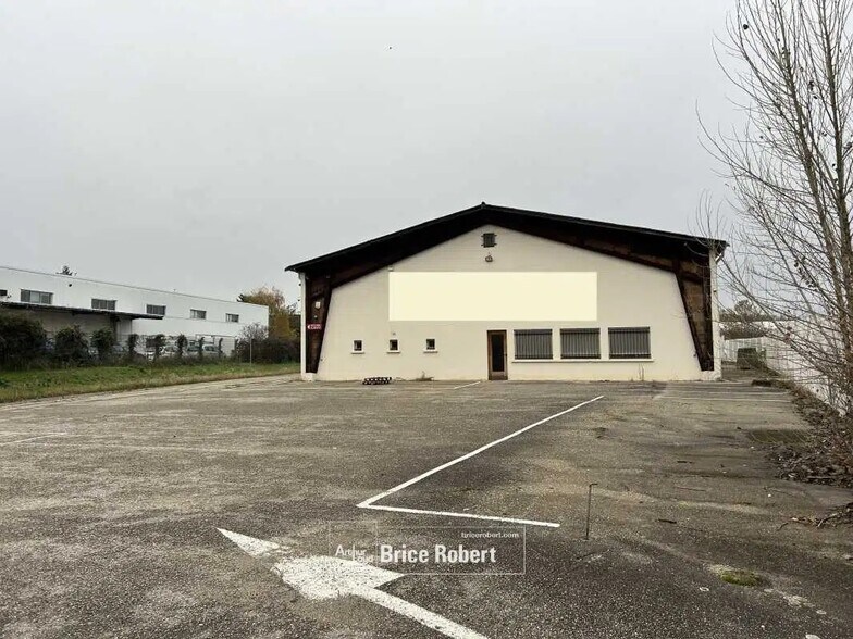 Industriel/Logistique dans Saint-Genis-Laval à louer - Photo de l’immeuble – Image 1 sur 5