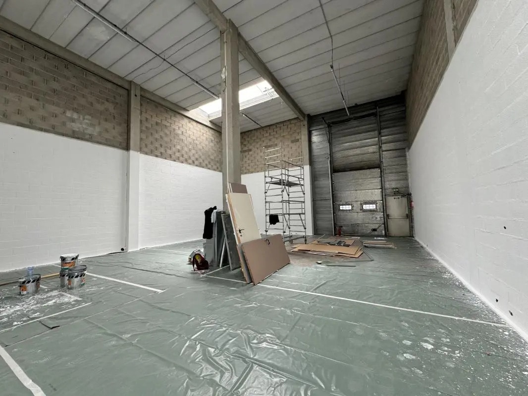 Local d’activités dans Émerainville à louer Photo intérieure– Image 1 sur 16