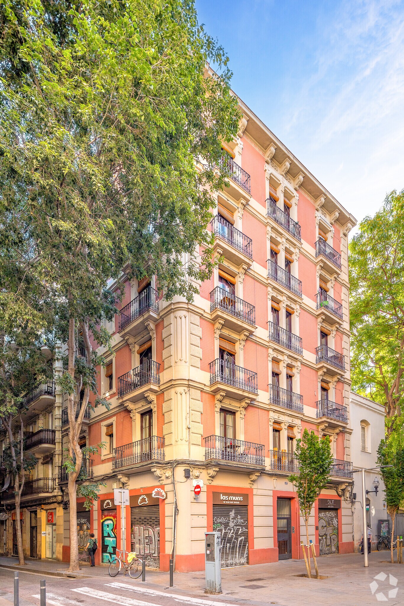 Local commercial dans Barcelone, Barcelona à louer Photo principale– Image 1 sur 2