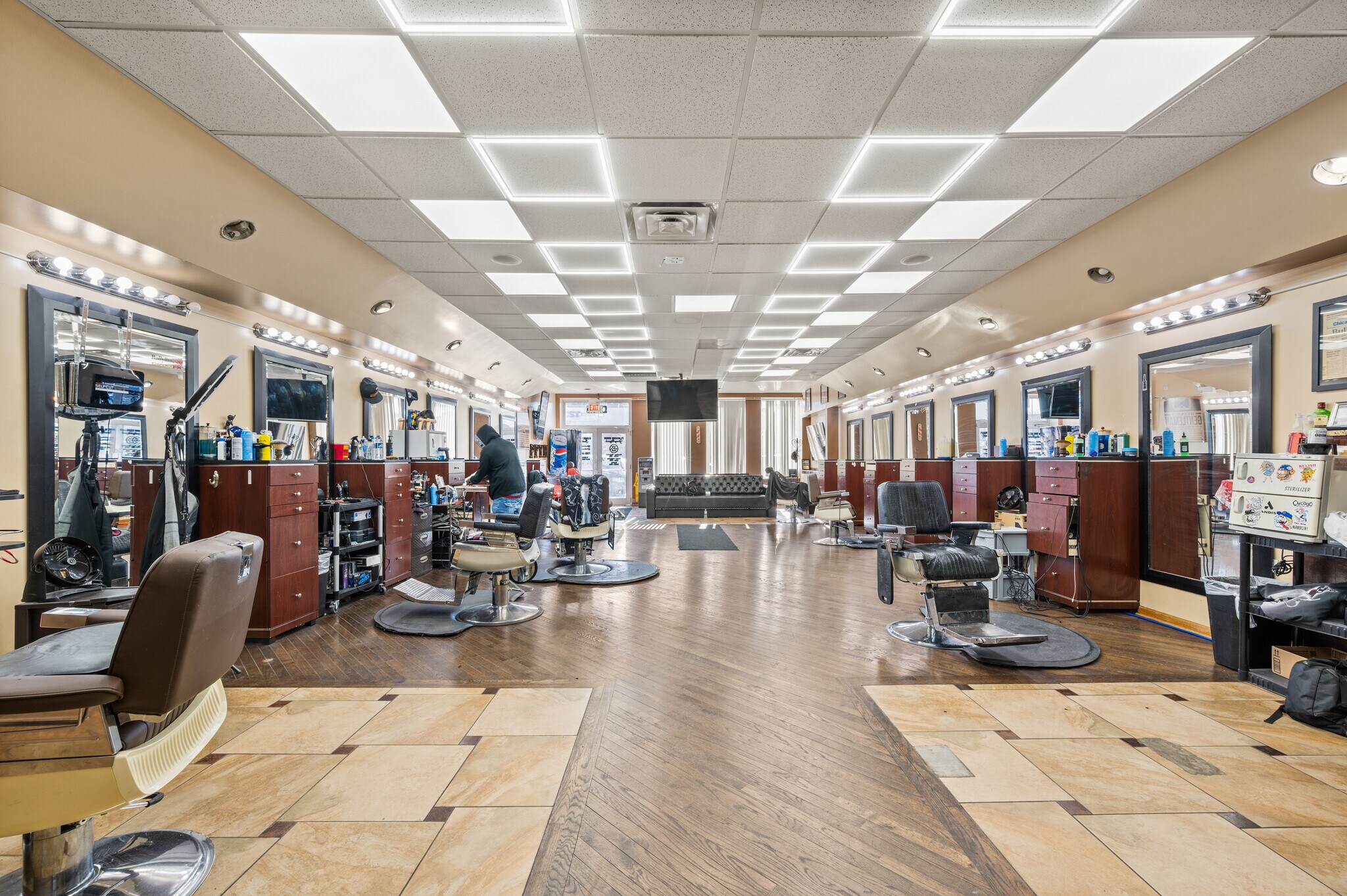 7318 W Irving Park Rd, Norridge, IL à louer Photo principale– Image 1 sur 13