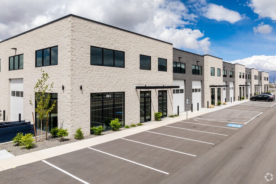 1234 S 1700 W w, Woods Cross, UT à louer - Photo principale – Image 1 sur 8