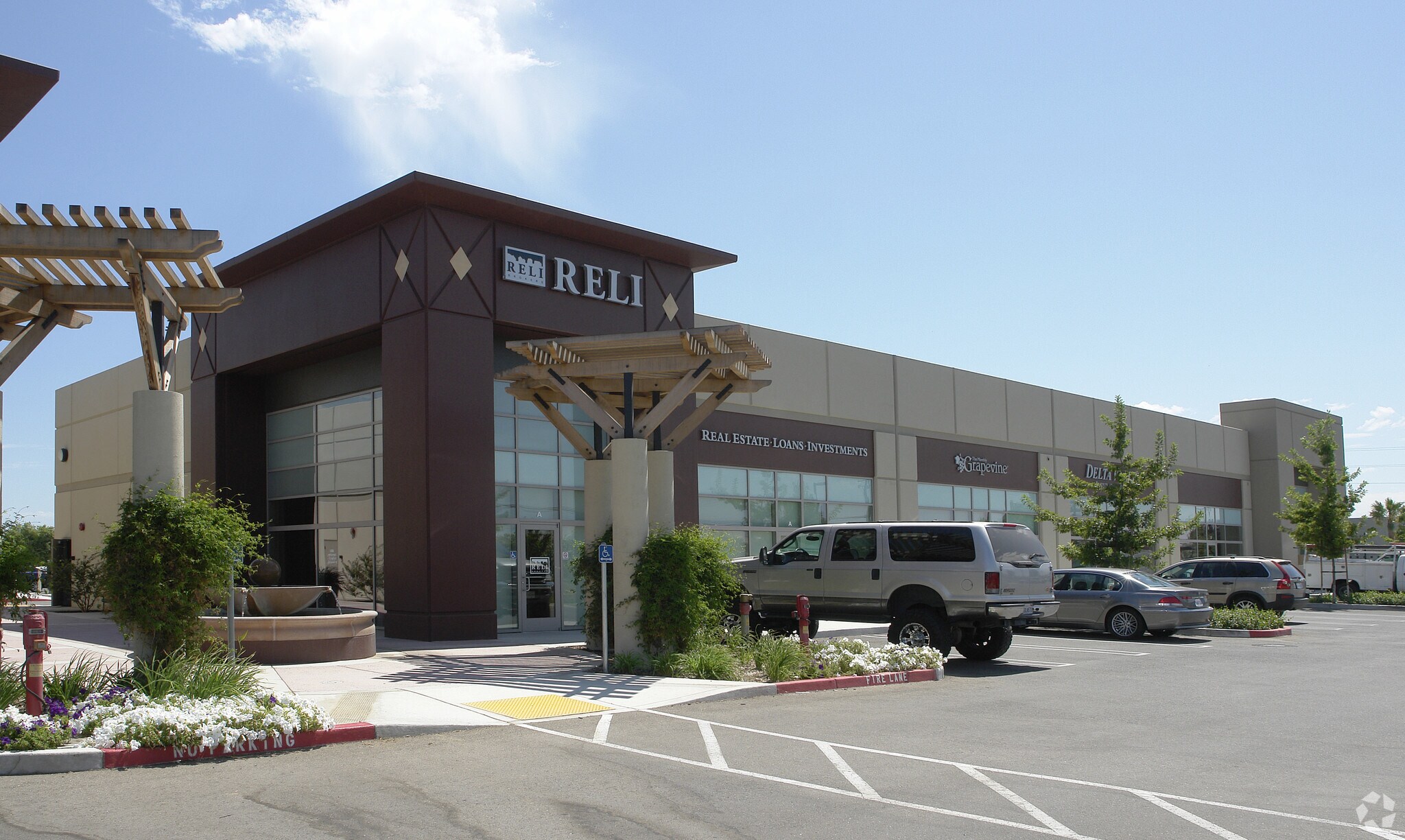 9040 Brentwood Blvd, Brentwood, CA à vendre Photo principale– Image 1 sur 33