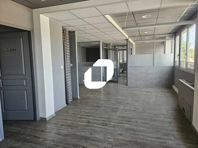 Plus de détails pour Bureau à louer