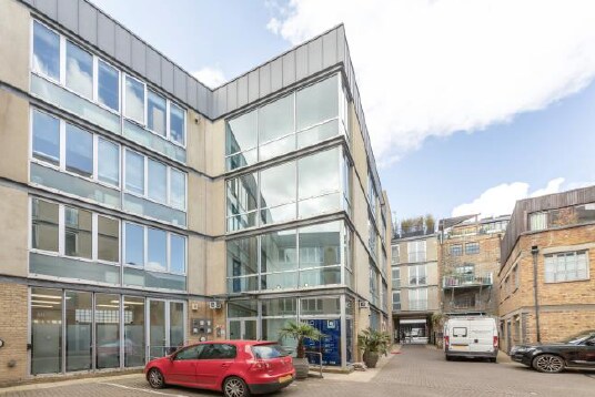 151-153 Bermondsey St, Londres à louer - Photo de l’immeuble – Image 2 sur 2