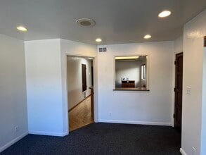 5300 Snyder Ln, Rohnert Park, CA à louer Photo intérieure– Image 2 sur 9