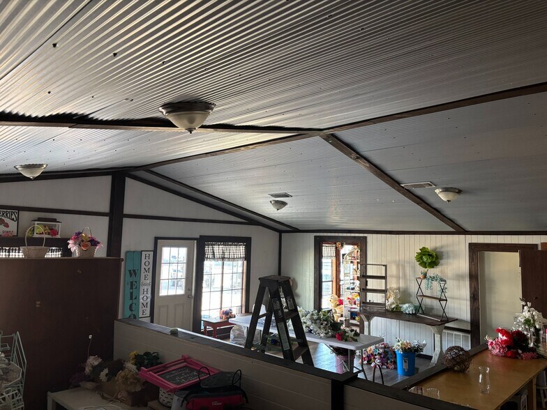 9 NW Martin Luther King Ave, Idabel, OK à vendre - Photo de l’immeuble – Image 3 sur 44