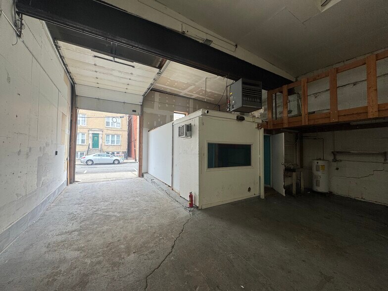 207-211 75th St, North Bergen, NJ à louer - Photo de l’immeuble – Image 2 sur 6