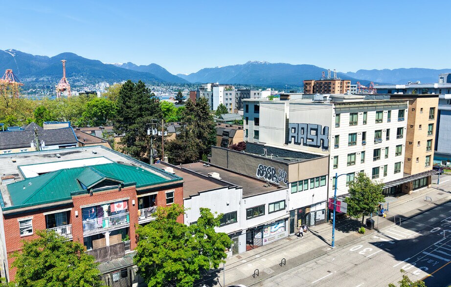 449-455 E Hastings St, Vancouver, BC à louer - Aérien – Image 2 sur 4