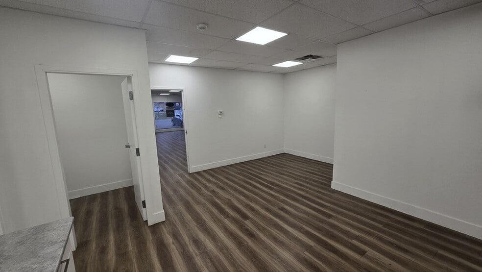 864 Victoria Av E, Regina, SK à louer - Photo intérieure – Image 3 sur 3