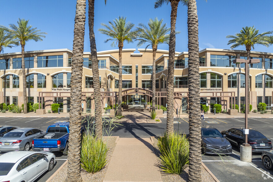 7025 N Scottsdale Rd, Scottsdale, AZ à louer - Photo de l’immeuble – Image 2 sur 7