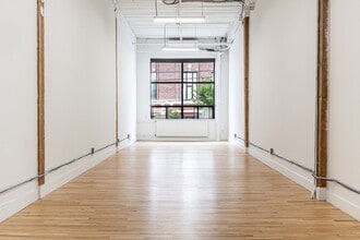 276 Carlaw Av, Toronto, ON à louer Photo intérieure– Image 2 sur 3