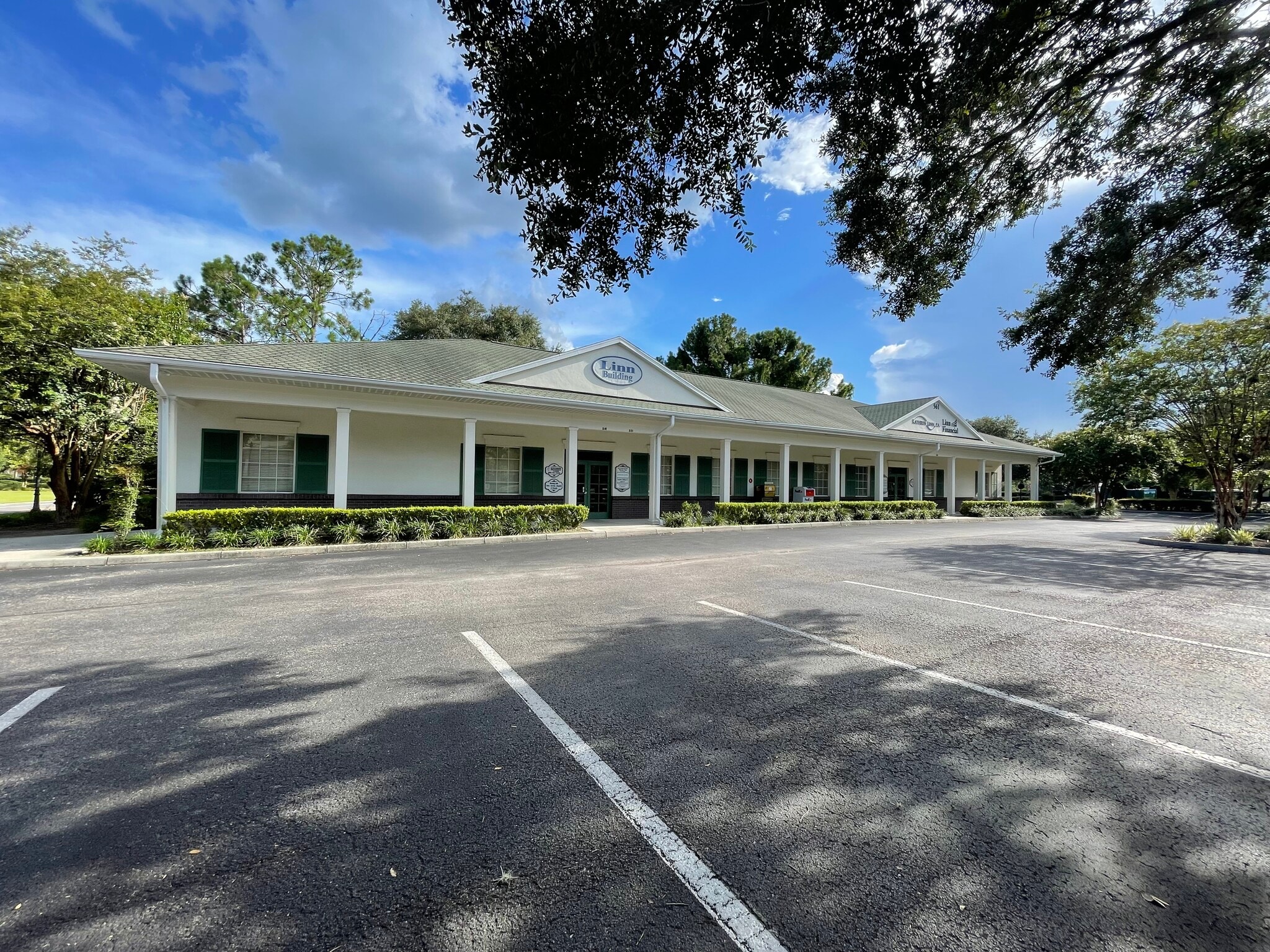 561 Fieldcrest Dr, The Villages, FL à louer Photo principale– Image 1 sur 14