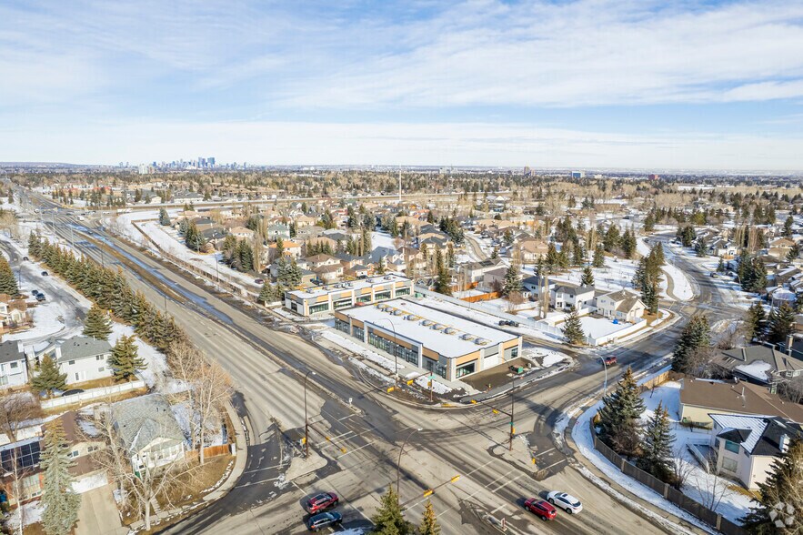 11808 24 St SW, Calgary, AB à vendre - Aérien – Image 2 sur 7