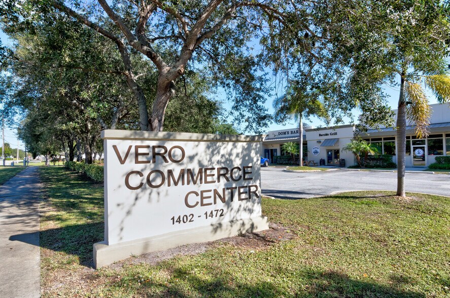 1402-1472 Old Dixie Hwy, Vero Beach, FL à louer - Photo de l’immeuble – Image 2 sur 14