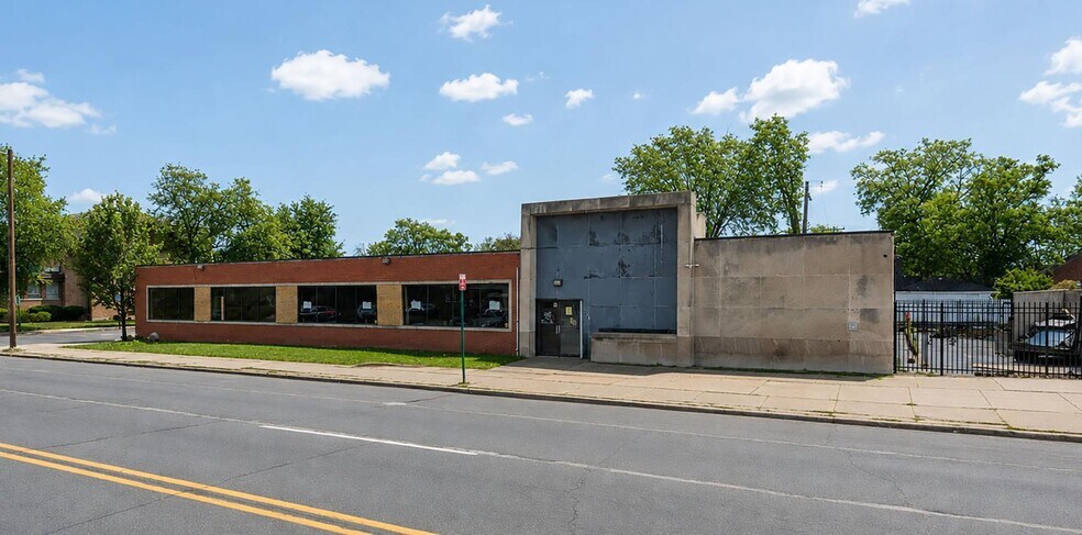17227 W 7 Mile Rd, Detroit, MI à vendre - Photo de l’immeuble – Image 2 sur 3