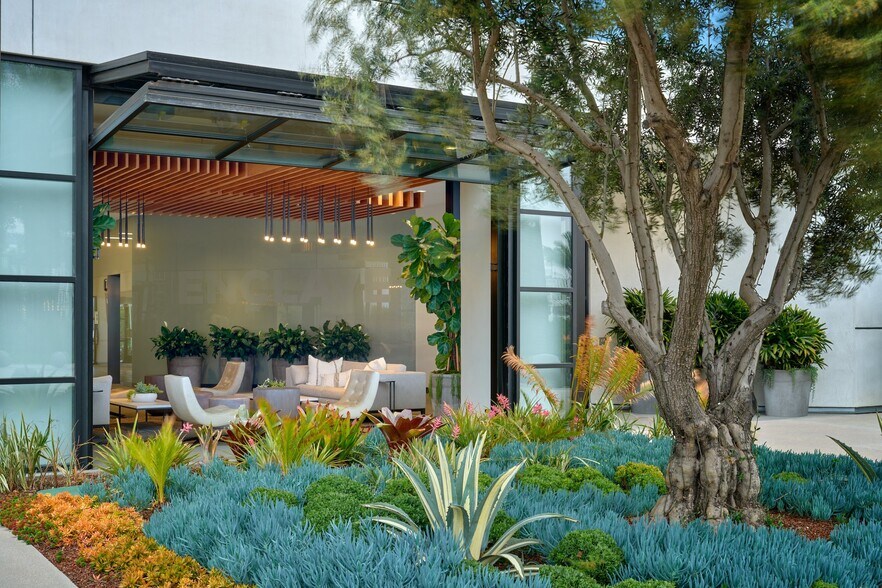 980 W 190th St, Torrance, CA à louer - Photo de l’immeuble – Image 3 sur 10