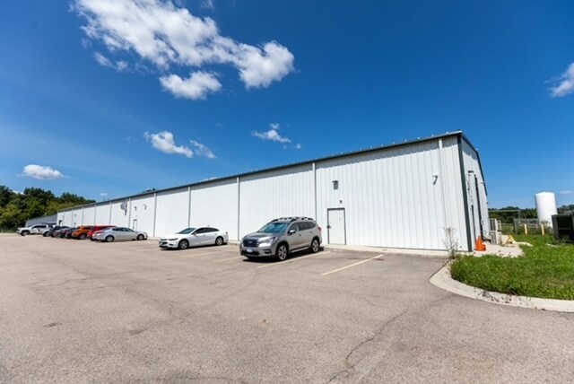 16520 Harmony Rd, Huntley, IL à vendre - Photo de l’immeuble – Image 2 sur 36