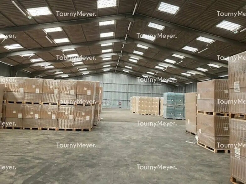 Local d’activités dans Saint-Avé à louer - Photo de l’immeuble – Image 3 sur 3