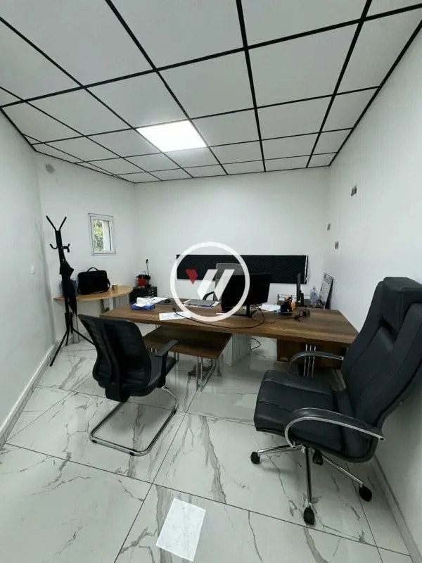 Local d’activités dans Bondy à louer Photo intérieure– Image 1 sur 6