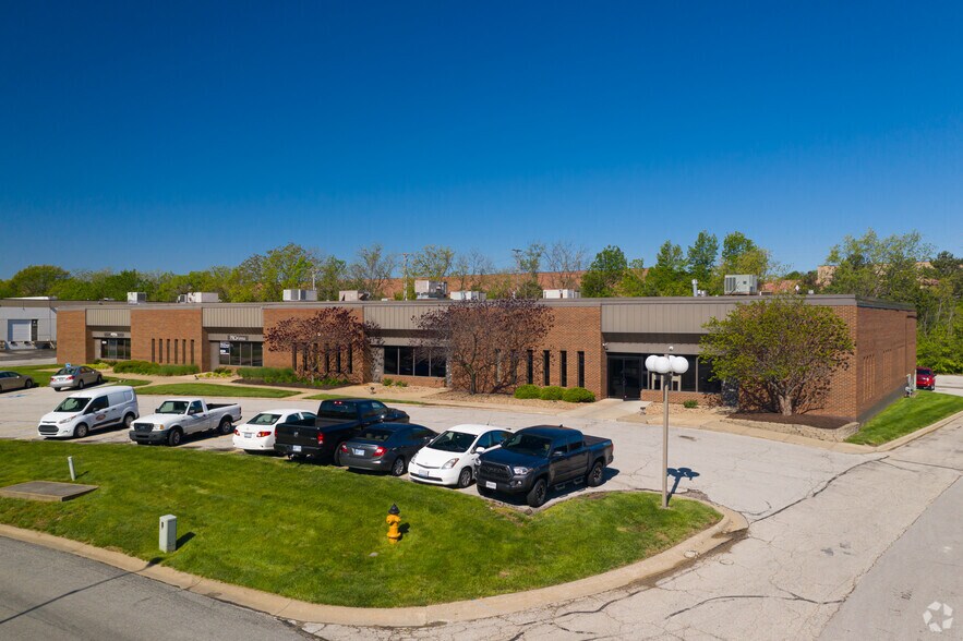 8210-8224 Nieman Rd, Lenexa, KS à vendre - Photo de l’immeuble – Image 2 sur 3