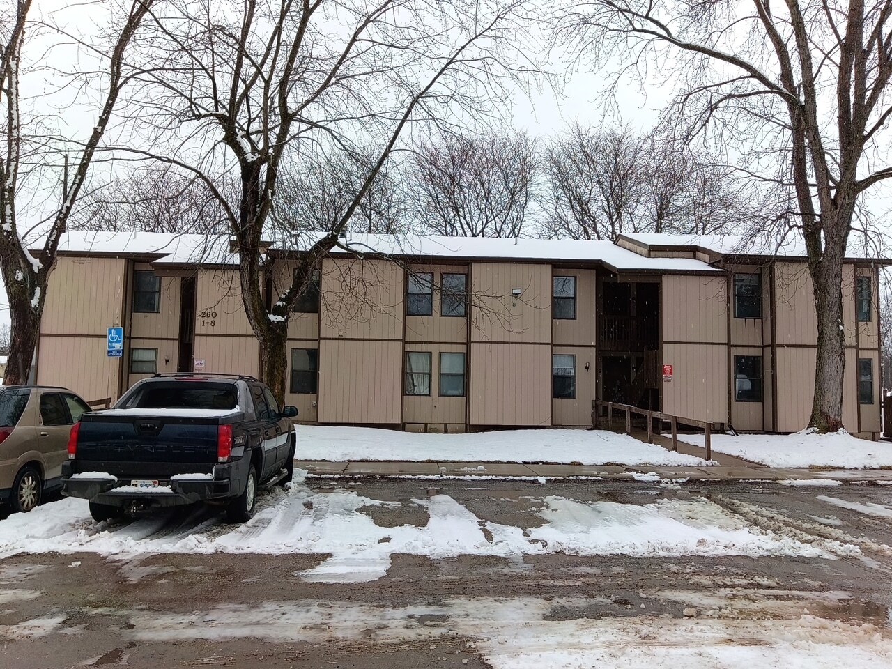 230-260 Corning St, Farwell, MI à vendre Photo principale– Image 1 sur 11